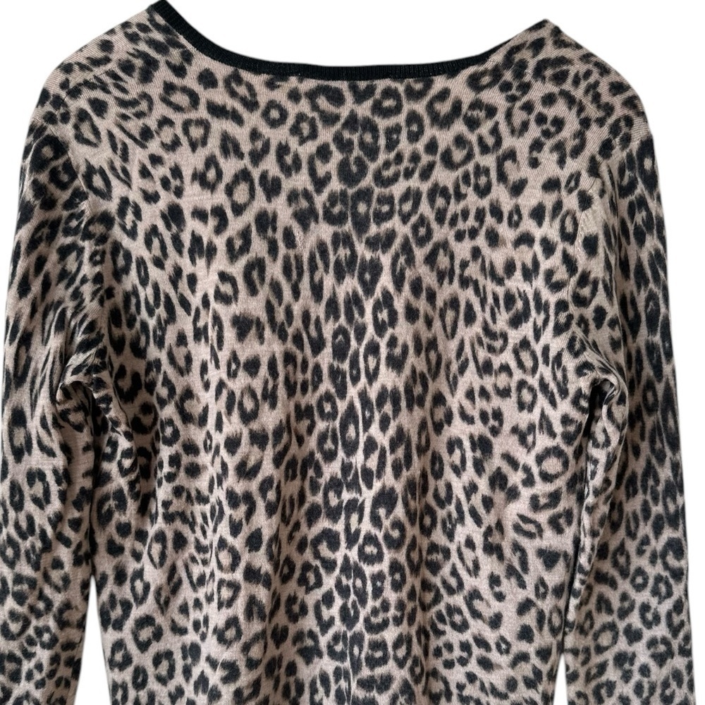 Gerard Darrel Paris 100% Merino Wool V-Neck Leopard Print Sweater - Picture 8 of 16